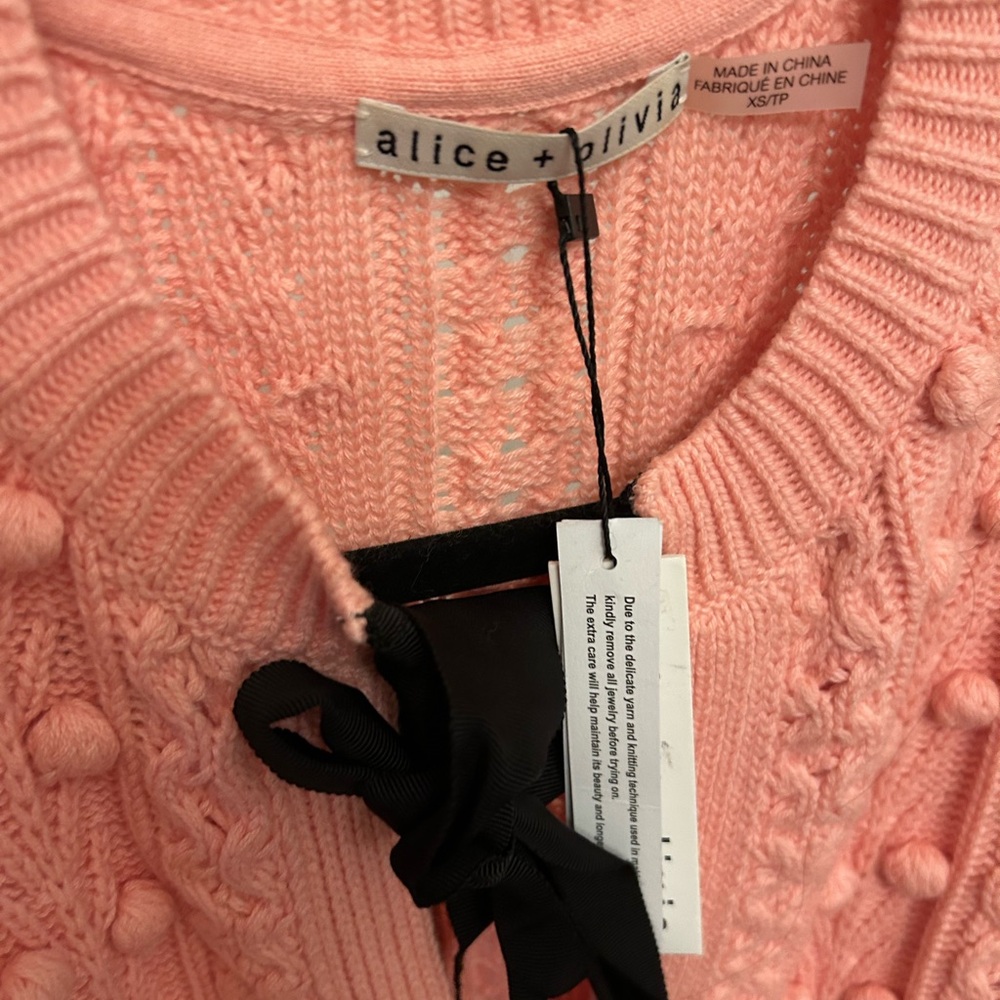NWT Alice + Olivia Kitty Bow Front Puff Sleeve Sweater Dress XS - Picture 17 of 17